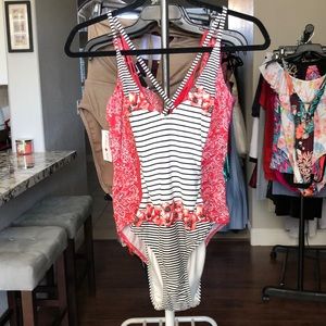 Vince camuto swim 4